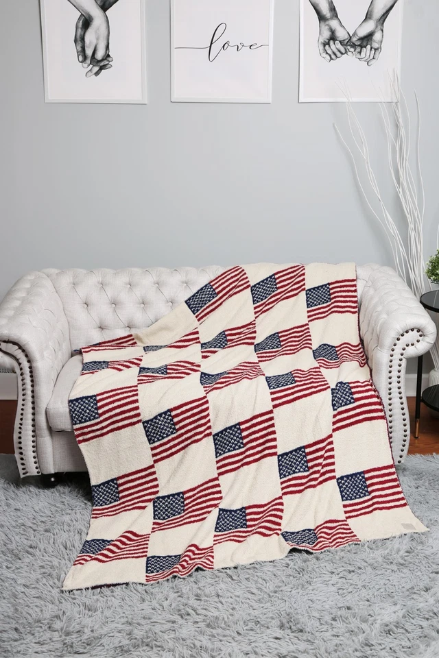 ComfyLuxe American Flag Pattern Throw Blanket - Image 1 of 1