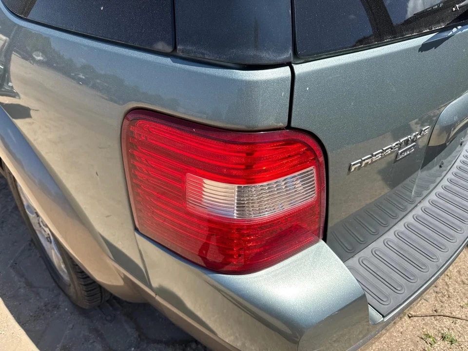 Conjunto de luz trasera izquierda FORD FREESTYLE 05 06 07 Foto 1 de 1