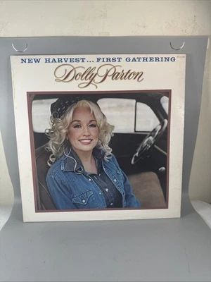DOLLY PARTON  "NEW HARVEST"  (RARE "MINT PROMO" VINYL / 1ST RL-1977) - Image 1 of 4
