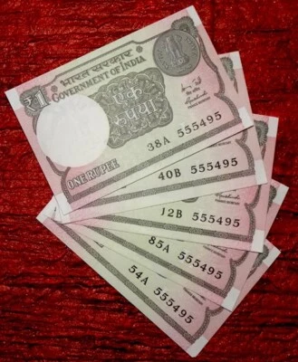 INDIA REPUBLIC  2011 - 1 RUPEE SAME NUMBER 555495- 5 UNC NOTES LOT - Image 1 of 3