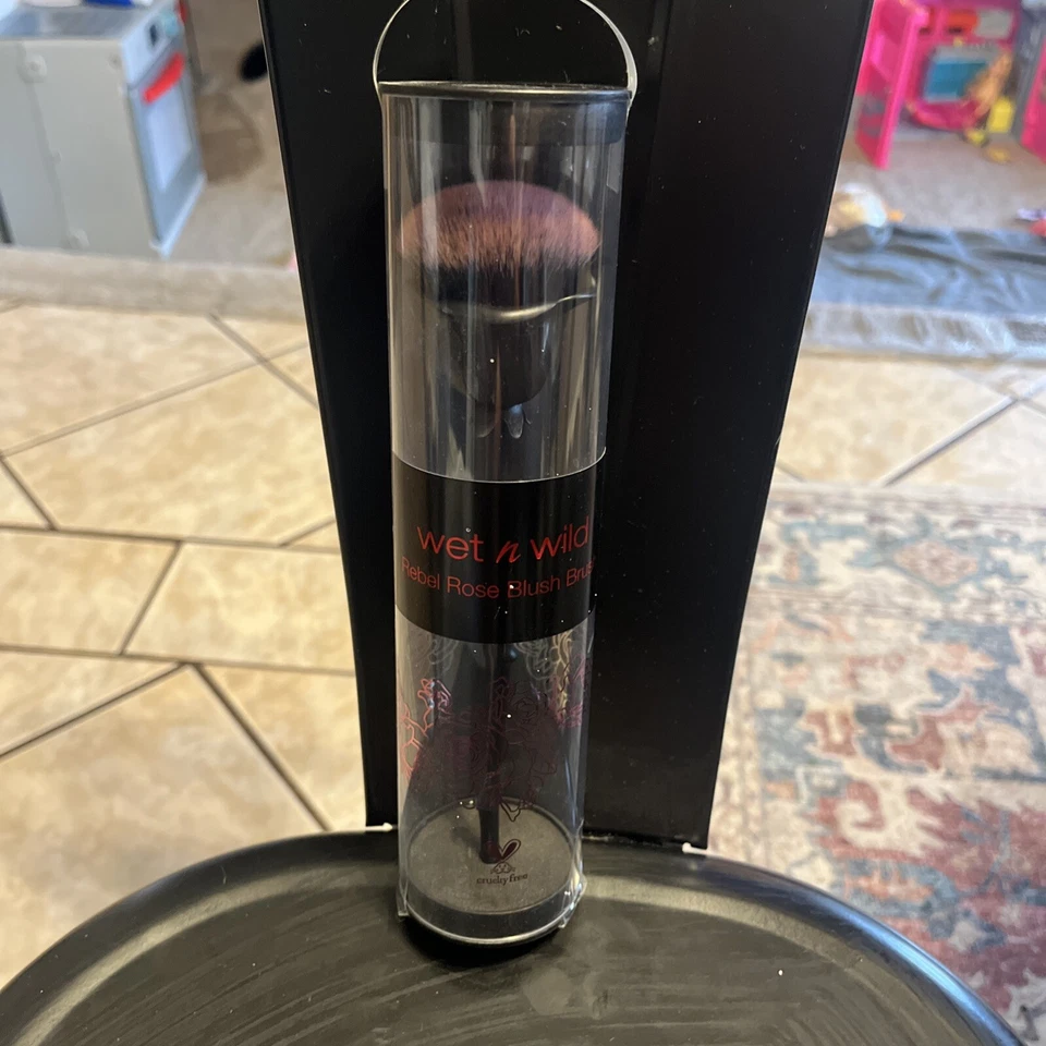 Wet N Wild 2019 Rebel Rose Blush Brush Limited Edition