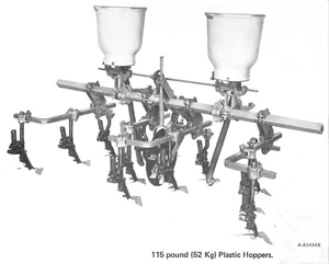 IH International 200 Cultivator Manual 2 Row 3 Point Hitch Tool Bar Cultivator - Picture 1 of 10