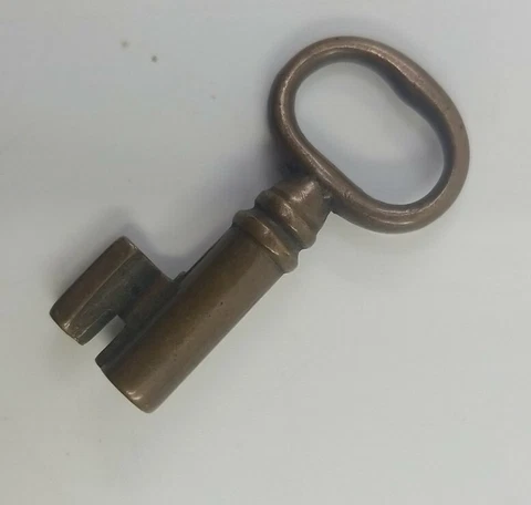 Vintage Aprox. 1.5" Metal Open Barrel Key Gold Color Cover