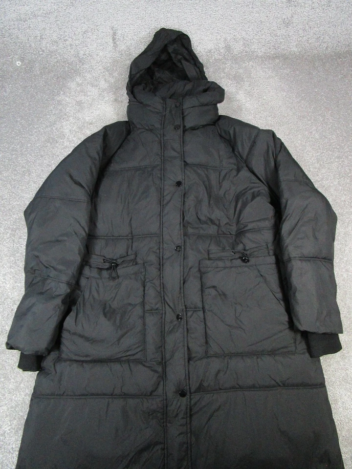 Chaqueta Zara para mujer grande negra aislada acolchada Parka * Foto 1 de 4