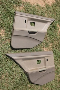 BMW OEM E36 SEDAN PASSENGER RIGHT AND LEFT REAR PERGAMENT BEIGE DOOR PANEL - Bild 1 von 6