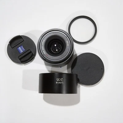 ZEISS Biogon T Loxia 35mm f/2 Lens For Sony - Image 1 of 4