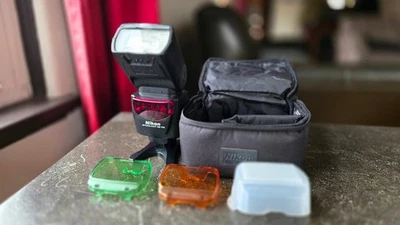 Flash eletrônico Nikon Speedlight Shoe Mount para Nikon.  Usado, em bom estado - Imagem 1 de 4