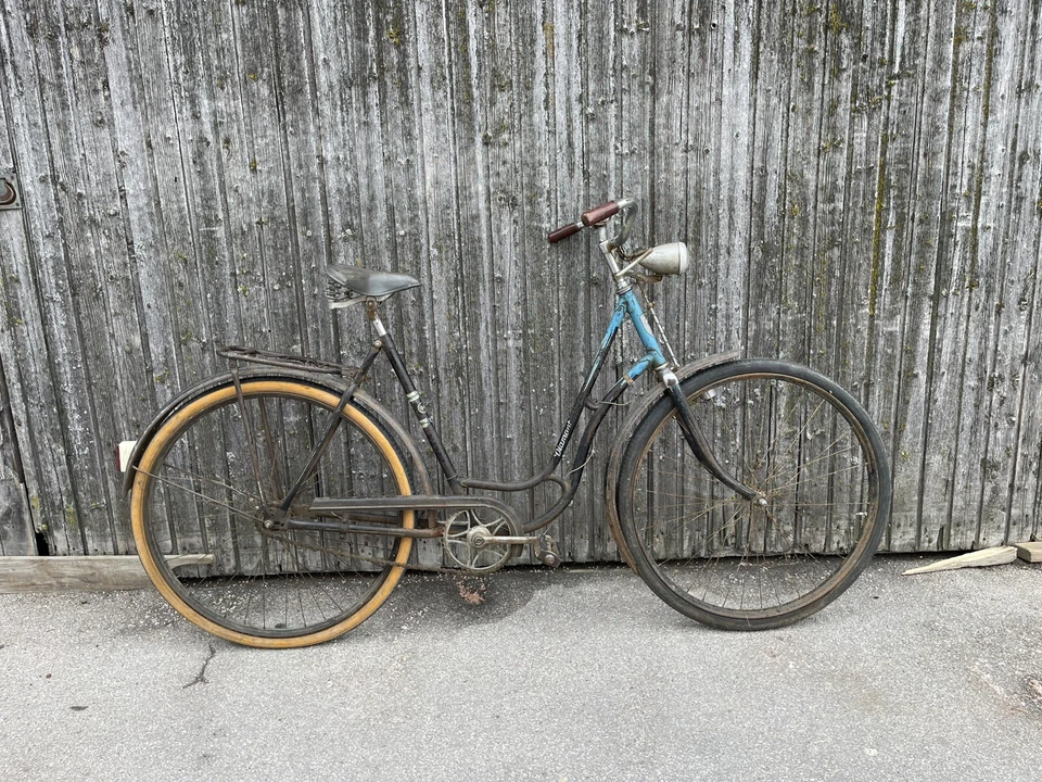 Scheunenfund 28 Zoll Diamant Fahrrad-tolles Design-Zustand gut-Neuaufbau - Bild 1 von 4