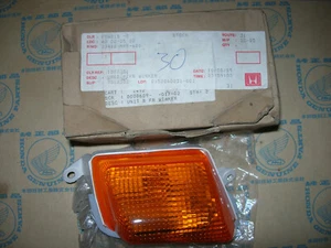 HONDA CBR1000F R ,FR WINKER 33410-MM5-601 - Picture 1 of 2
