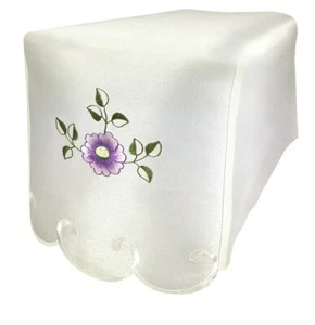 Paar Sesselmütze oder Stuhllehne mit Blumenstickerei cremefarben mit gewelltem Rand - Bild 1 von 4