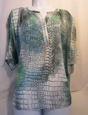 JENNIFER LOPEZ green black white geometric batwing blouse top Petite M - Image 1 of 4