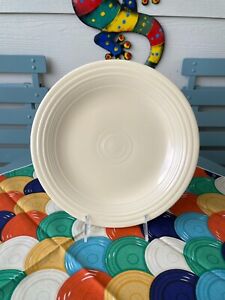 Vintage Fiesta (Fiestaware) 10 Inch Dinner Plate in IVORY