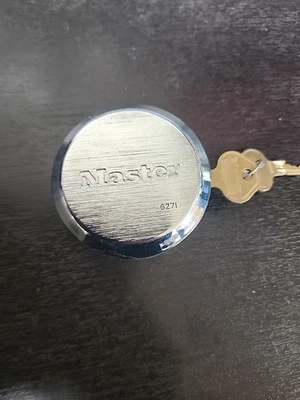 Materlock ProSeries Hockey Puck Shackleless Lock Chrome 2-7/8" 2 Keys 6271 - Image 1 of 4