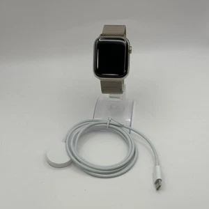 Apple Watch (Seria 7) 45mm złoty stal nierdzewna ze złotem mediolańskim (LTE) - bardzo dobry - Zdjęcie 1 z 5