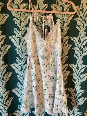 Victoria’s Secret Blanco Encaje Floral Abeja Slip Back Recortado XS Foto 1 de 3