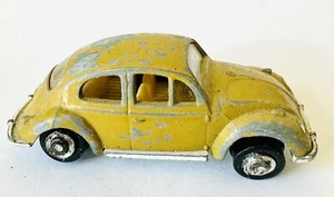 PLAYART 1:64 Volkswagen VW Bug Beetle Made In Hong Kong Gold w White Base - Picture 1 of 5