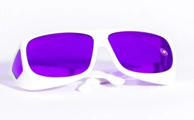 Gafas de seguridad láser Vbeam Candela - 594 nm OD7 marco blanco tinte 36 W Foto 1 de 4