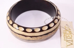 Amrita Singh Women's Resin Etched Circle Brown tan Bangle Bracelet NWT 98 - Picture 1 of 6