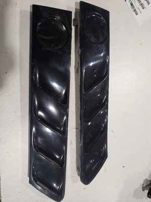 Fender Vent Trim Cover - 1998 BMW Z3 RHD - OEM 8398015 8398016 8397506 8397505 - Image 1 of 4