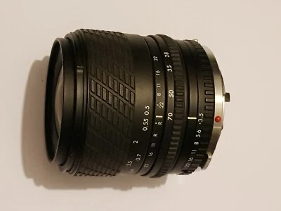 Sigma UC Zoom 28-70mm 1:3.5-4.5 Zoom SLR Camera Lens + Carry Case Worldwide Post - Image 1 of 4