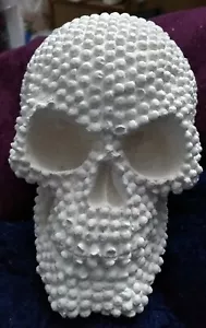 LARGE PLASTER studded SKULL(paint your own!)decorate crafts etc 15x10x13cm - Picture 1 of 5