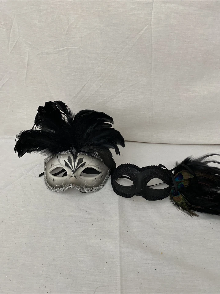 Lot Of 2 Women Girl Sexy Lace Eye Mask for Halloween Masquerade Party & Black - Image 1 of 4