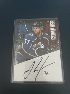 J.T. JT Compher Colorado Avalanche Team Ausgabe Auto Foto Postkarte selten - Bild 1 von 1
