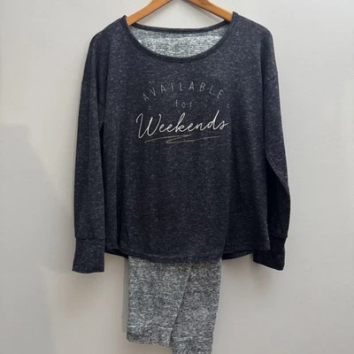 Conjunto de Pijama Danskin Duas Peças Médio Preto/Cinza "Disponível para Fins de Semana",  - Imagem 1 de 4