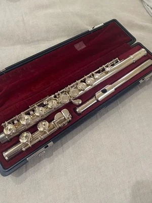 Yamaha Flute YFL 211S E Mechanism Silver Nickel Body With Case Included - Image 1 of 4