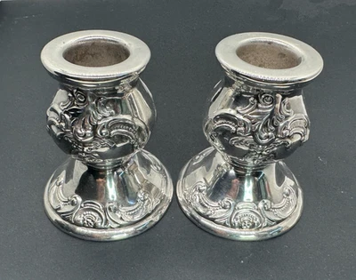 Par de candelabros Wallace barrocos plateados 736 Foto 1 de 3