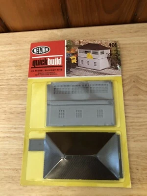 HELJAN QUICK BUILD SIGNAL BOX UNPAINTED KIT 401 1970s  New in package - Image 1 of 4