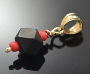 Azabache Pendant / Charm with chain in 14k Solid Gold - Picture 1 of 10