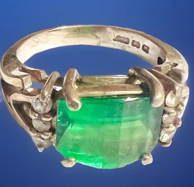 Anillo De Colección Plata Esterlina Diamonique DQ CZ Piedra Verde Talla 5.25 Foto 1 de 4
