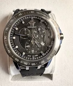 $ 1595 Versace Herren Schweizer Chronograph Sport Tech schwarz Silikon Armband Uhr 45mm - Bild 1 von 12