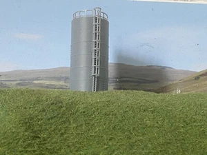 N Gauge Gas - Oil/fuel Storage Tank X4 Model Railway Scenery - Picture 1 of 4