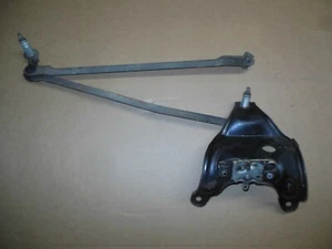 PESTILLO DE CAPUCHA ALFA ROMEO ALFETTA GT Usado Original y su MECANISMO DE MONTAJE Y LIMPIAPARABRISAS - Imagen 1 de 12
