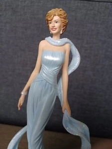 Die Hamilton Kollektion 'Klassische Raffinesse' Prinzessin unserer Herzen  - Bild 1 von 3