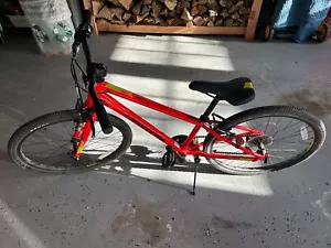 Red Cannondale Quick 24inch tires 7 Speed Kid's Bike - Picture 1 of 7