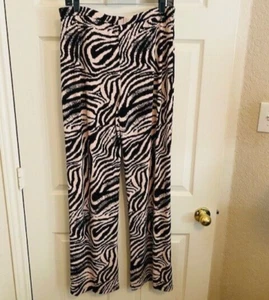 NWOT Frank Lyman Black & Pink Stretch Straight Wide Leg Pants Inseam Size 12 - Picture 1 of 2