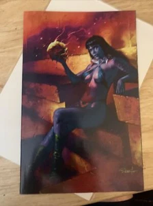 VAMPIRELLA STRIKES #5 1:10 PARRILLO VARIANTE VERGINE ULTRAVIOLETTA - Foto 1 di 13