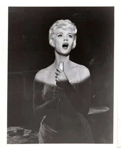 Dorothy Provine HAWAIIAN EYE Vintage 1962 7 x 9 ABC TV Promo Foto ORIGINAL - Imagen 1 de 2