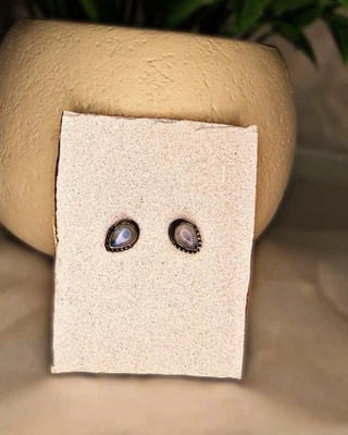 Pendientes en forma de lágrima de piedra lunar de plata de ley Foto 1 de 2