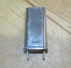 150.064 KC kHz HC-13/U QUARTZ RADIO CRYSTAL JK Knights H17T - PROBADO - Imagen 1 de 5