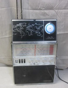 Vintage Air Castle 162F1H 8 Band 19 Transistor Solid State AM/FM Radio - Picture 1 of 13