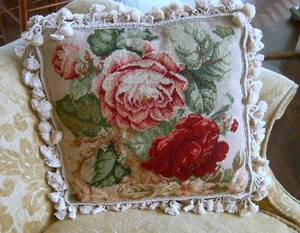 Elegant Vintage WOOL NEEDLE POINT DECORITIVE THROW PILLOW Victorian Roses - Picture 1 of 4