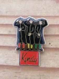 Pin's Pins Pin Enamel 4 Marque Vêtements Mode Chaussettes "KINDY"  - Picture 1 of 2