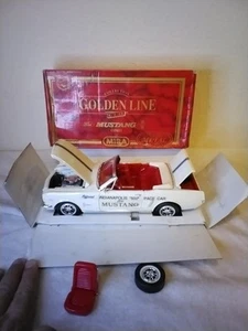 Mustang Indy 500 1965 coche de ritmo 1:18 MIRA Golden Line interior rojo *leer - Imagen 1 de 6