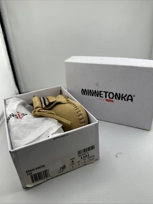 Minnetonka Mocasines Infantil Talla 4 Bronceado Trenza Botín Nuevo En Caja Caja Fea Foto 1 de 4