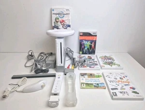 Nintendo Wii Bundle mit 6 Spielen Wii Sports Mario Kart Wheel Remote Motion Plus  - Bild 1 von 7