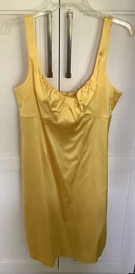 Платье-футляр атласное David Meister длина 12 желтое до колена вечеринка свадьба без рукавов - Изображение 1 из 4
